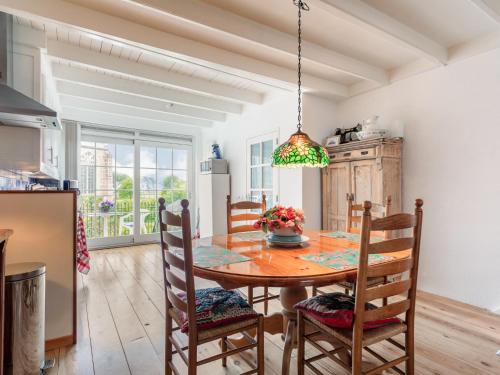 Holiday Home Dijkhuisje by Interhome in บราวเวอร์ชาเฟน