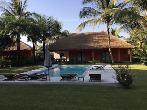 Villa avec piscine près de l'océan. (Villa avec piscine pres de l'ocean.) in Cap Skirring