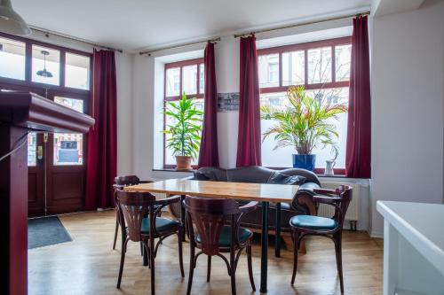 Alt-Berliner Eckkneipe - Feuchte Ecke, Берлин (фото 10)