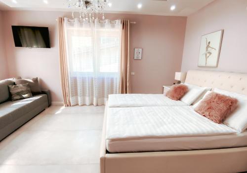 Klemi, rooms in old town Dolomia best home Check in automatico, Trento (foto 7)