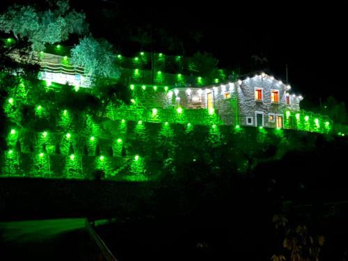  Villa di campagna con vista mare 4 camere da letto, Unterkunft in Pampara