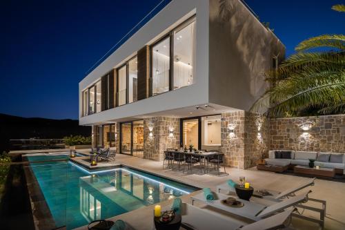 Luxury Villa Diamond Two with Pool