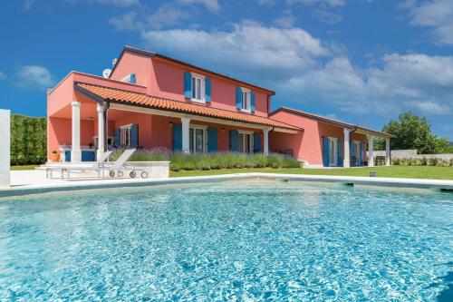 Luxury Villa Rainis Hill Top with pool in Groznjan - Location, gîte - Oprtalj