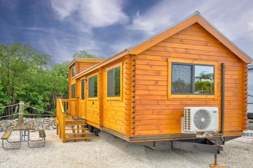 Cabins at Bonefish Bay