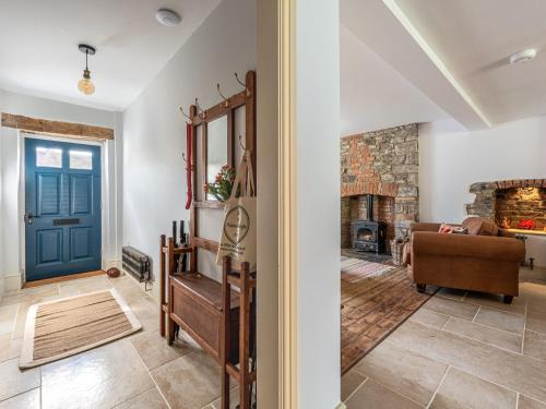 4 bed in Crickhowell 85242