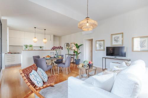 One-Bedroom Apartment room in Buccellato: a Fresh Lavish Penthouse inside the Wa