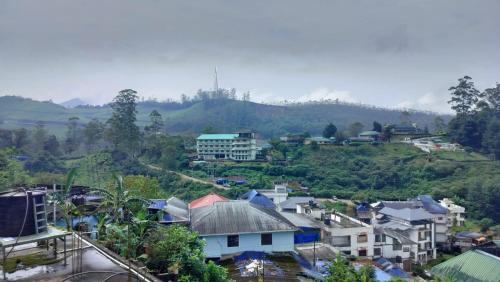 สภาพแวดล้อมโดยรอบ, Achus inn in วตานัปปัลลี