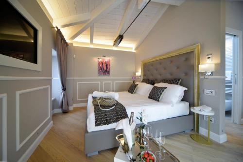 Eleìra Luxury Accomodations 3