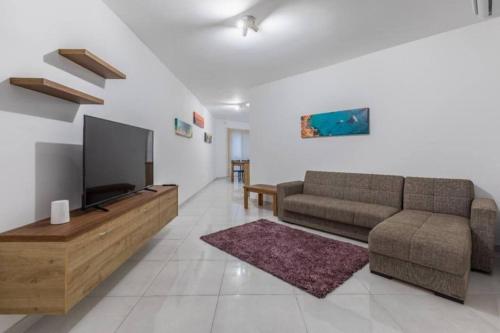 Marsaxlokk Two Bedroom Apartment 1 minute away from the seafront