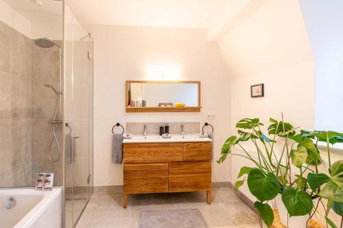 Three-Bedroom Villa image 7