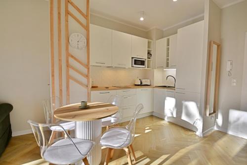 One-Bedroom Apartment image 1