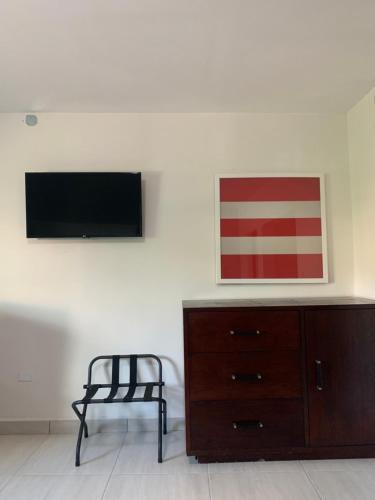 La Purisima Hotel – La Paz, VA