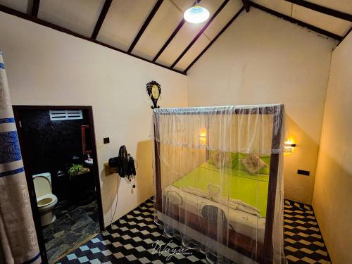 . Peacock's Paradise Safari Hostel