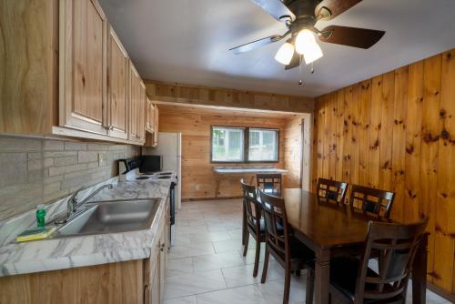 Premier Three-Bedroom Cottage with Two Bathrooms