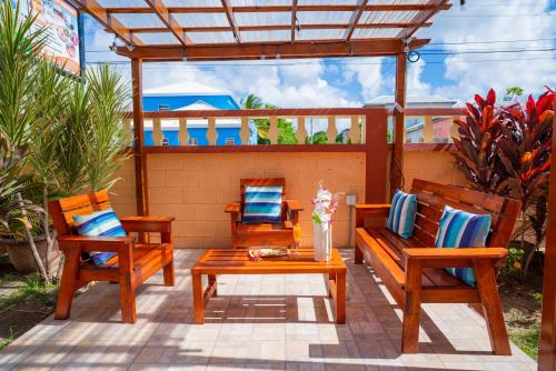 Connie's Comfort Suites in เซนต์จอห์น