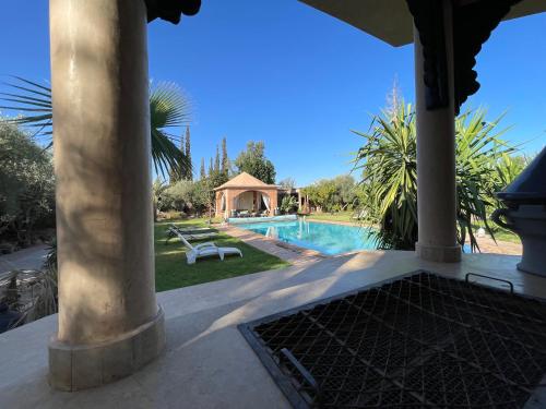 Authentic Villa Ideal for 16+ guests - image 11