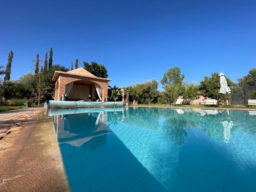 Authentic Villa Ideal for 16+ guests - image 14