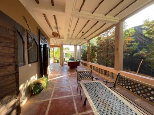 Authentic Villa Ideal for 16+ guests - image 5