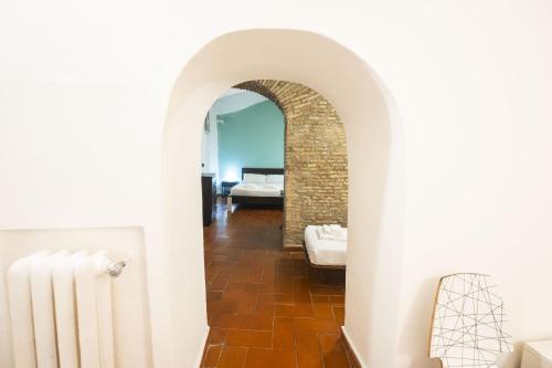 Campo de Fiori Grotto Apartment, Rome (photo 7)