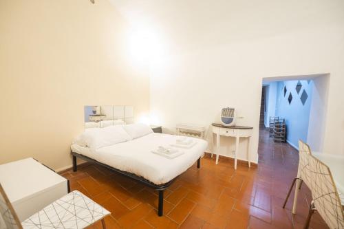 Campo de Fiori Grotto Apartment, Rome (photo 10)