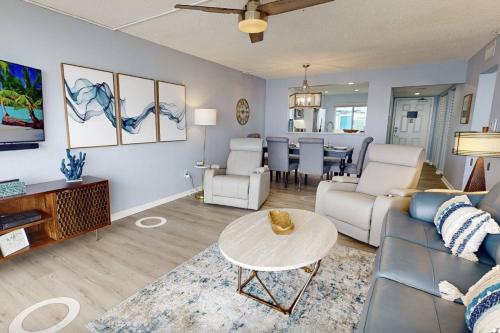 2-602 - Ocean Sands in St Pete Beach, USA