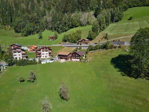 Holiday Home Im Rach by Interhome in 薩斯欽普拉蒂高