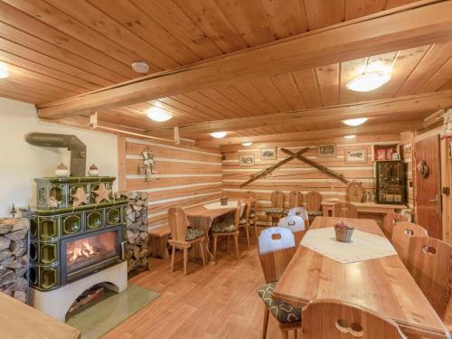 Chalet U Dvou vleků by Interhome (Chalet U Dvou vleku by Interhome) in เพค พอด สเนซคู