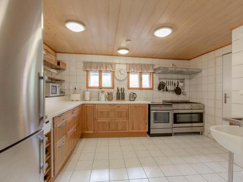 Chalet U Dvou vleků by Interhome (Chalet U Dvou vleku by Interhome) in เพค พอด สเนซคู
