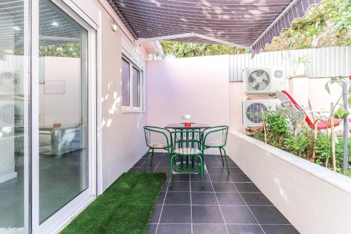 Vita Portucale | Moscavide Casa Branca w/ Terrace - image 12