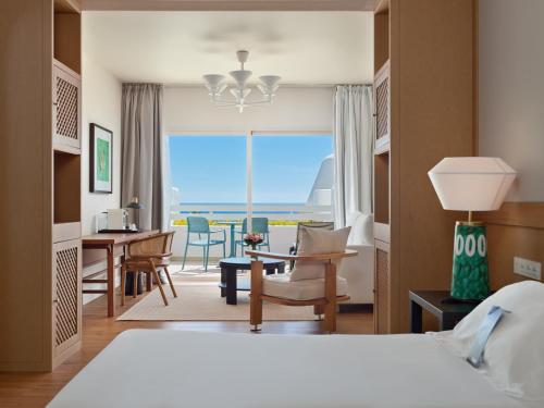 Junior Suite Ocean (3 Adults)