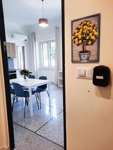 RomAntica Lemon Apartment in San Giovanni, Rome