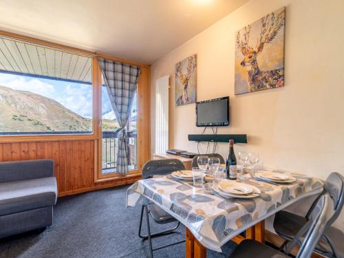 Studio Home Club - Lavachet-12 by Interhome in Le Lavachet