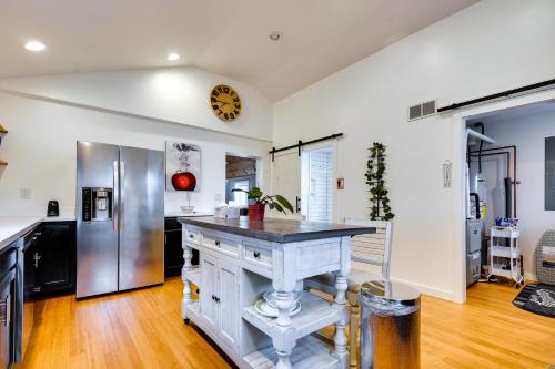 Cozy Ohio Home with Patio and Buckeye Lake Access! in Hebron, USA