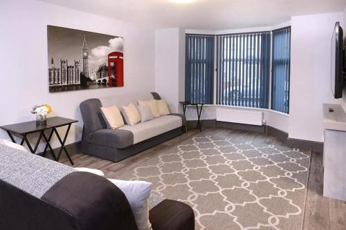 Luxury 8-bed 2 Bath Contractor Ready!