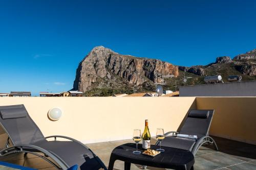 Apartment with Terrace image 2