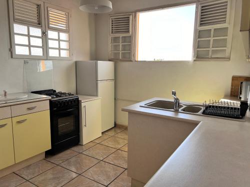 Cocina, Charmant T3 au cœur d'un petit village de pêcheurs (Charmant T3 au cœur d'un petit village de pecheurs) in Sainte-Luce