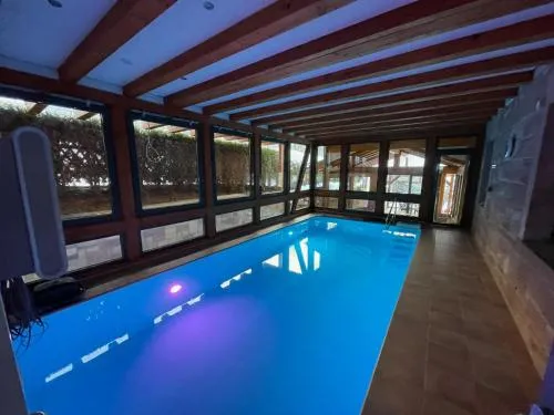 Apartment im Wald - mit Schwimmbad! in Heßles, Deutschland