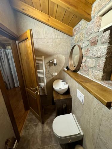 510747621 Hotel Ambassador Voskopojë
