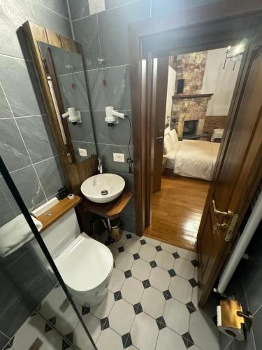 510749689 Hotel Ambassador Voskopojë