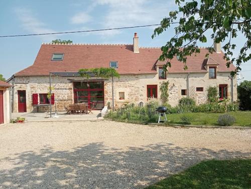 Longère Berrichonne, calme absolu, 13 personnes gîte à louer Fontemeurant