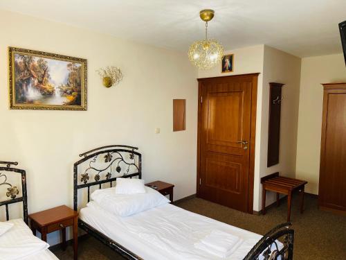 2 twin beds