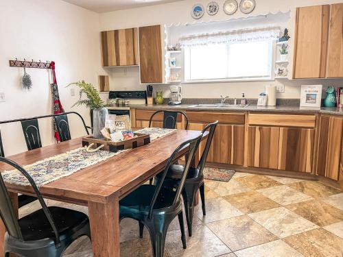 The Jailer's Cottage * Entire Home * Sleeps 12 in สปริงซิตี้ (ยูท่าห์)