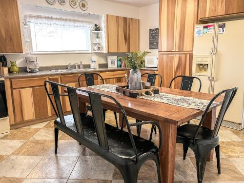 The Jailer's Cottage * Entire Home * Sleeps 12 in สปริงซิตี้ (ยูท่าห์)