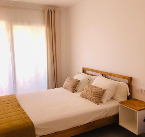 One-Bedroom Apartment image 2