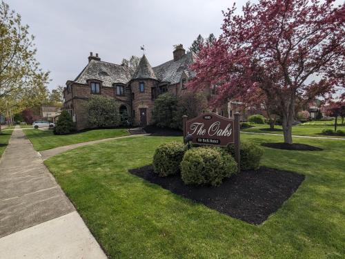 The Oaks B&B Hotel and Spiritual Center in Jamestown, USA