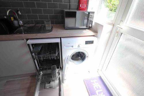 Unique two bedroom apartment, Birmingham (photo 3)