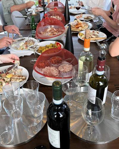 Ēdiens un dzērieni, Cascina GianTino suite Cantina - G A Y - M E N - O N L Y in Montaldo Scarampi