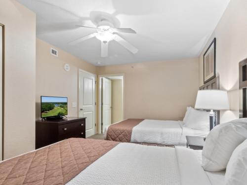 Tilghman Beach and Golf Resort - image 10