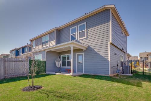 Quiet Home with Fenced Yard 12 Mi to Downtown Austin in Austin, USA