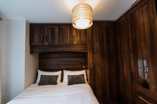 Smithfield square Nest entire Apt